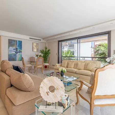 Apartment Modern A C 2br 4p -