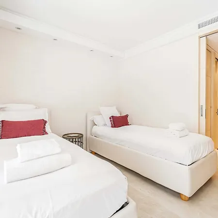 Modern A C 2br 4p - Apartment